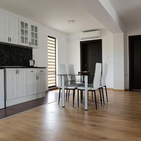 Hotel Active Apartments Targovisjte Buitenkant foto