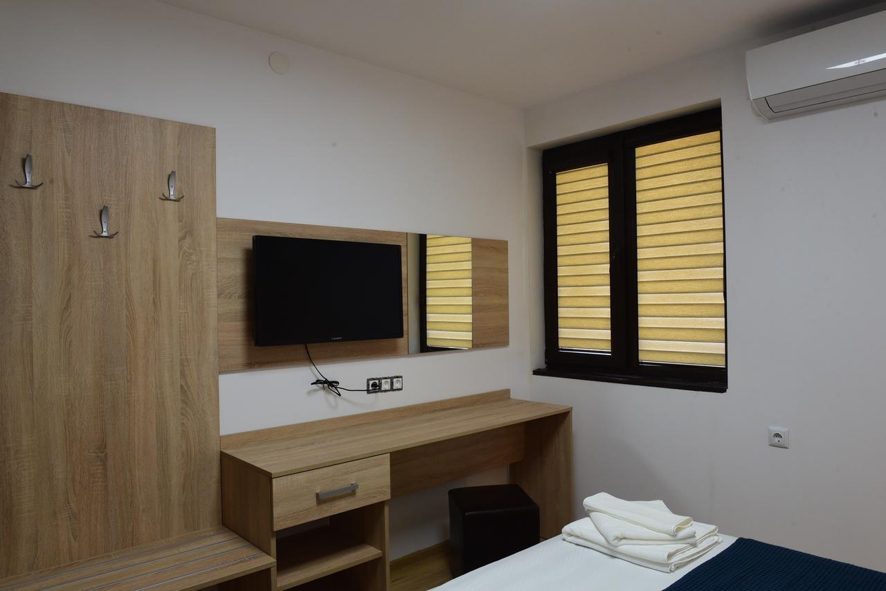 Hotel Active Apartments Targovisjte Buitenkant foto