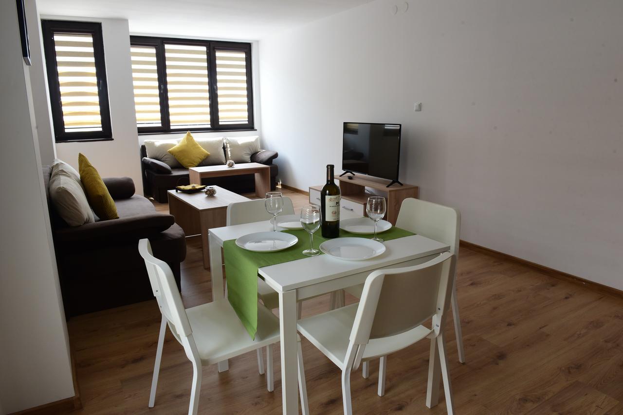 Hotel Active Apartments Targovisjte Buitenkant foto