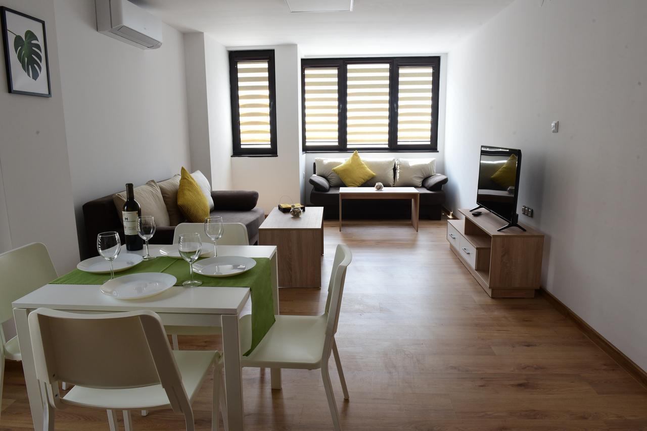 Hotel Active Apartments Targovisjte Buitenkant foto